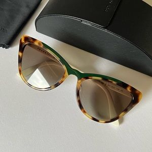 LIKE NEW Prada tortoise cat eye sunglasses with case